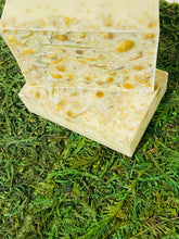 Cargar imagen en el visor de la galería, Chamomile, Jabón de manzanilla.