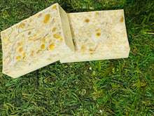 Cargar imagen en el visor de la galería, Chamomile, Jabón de manzanilla.
